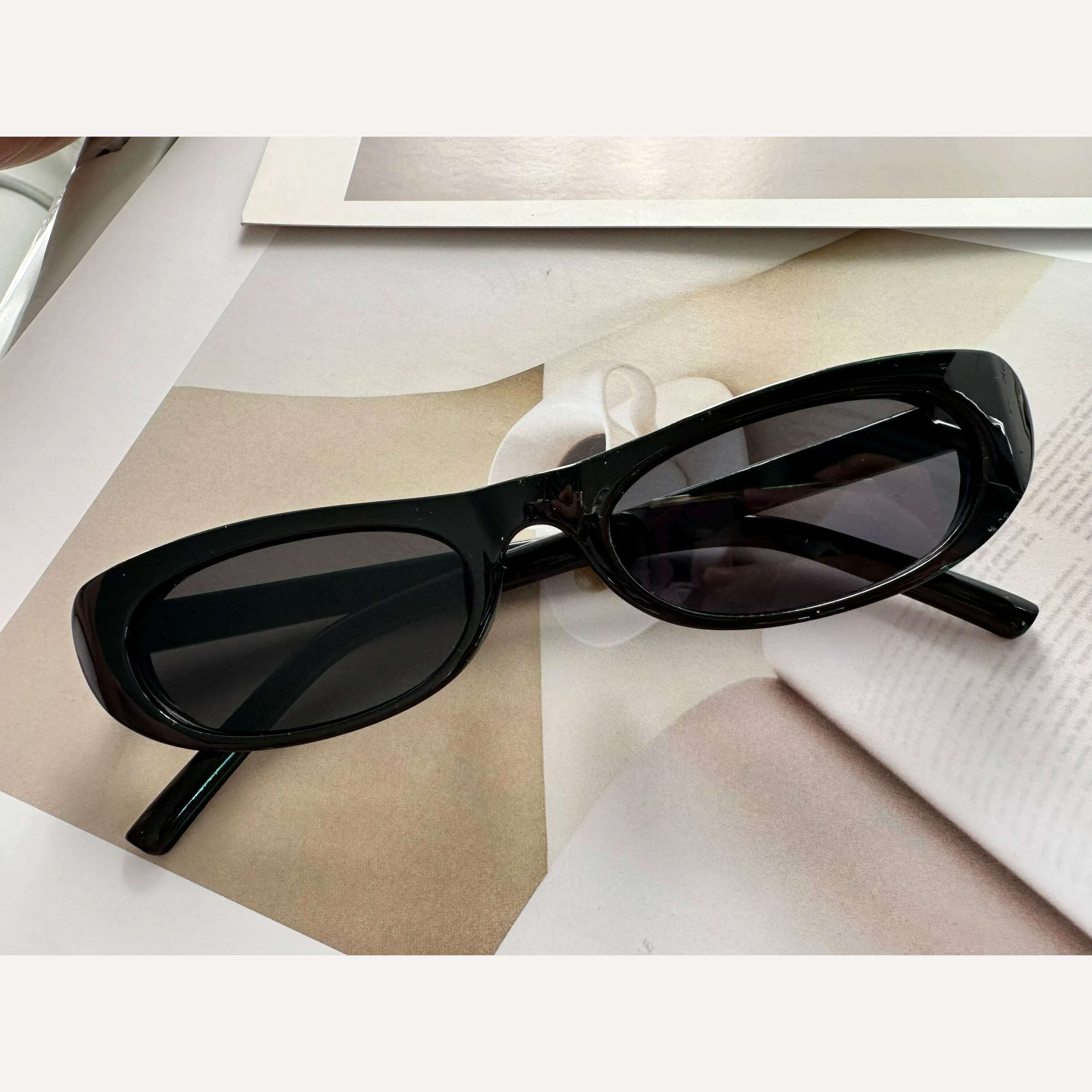 Women's Retro Oval Sunglasses Black Small Frame Fashion Brand Trendy Hot Points Sun Glasses Ladies Star Shades UV400 Eyewear - KIMLUD