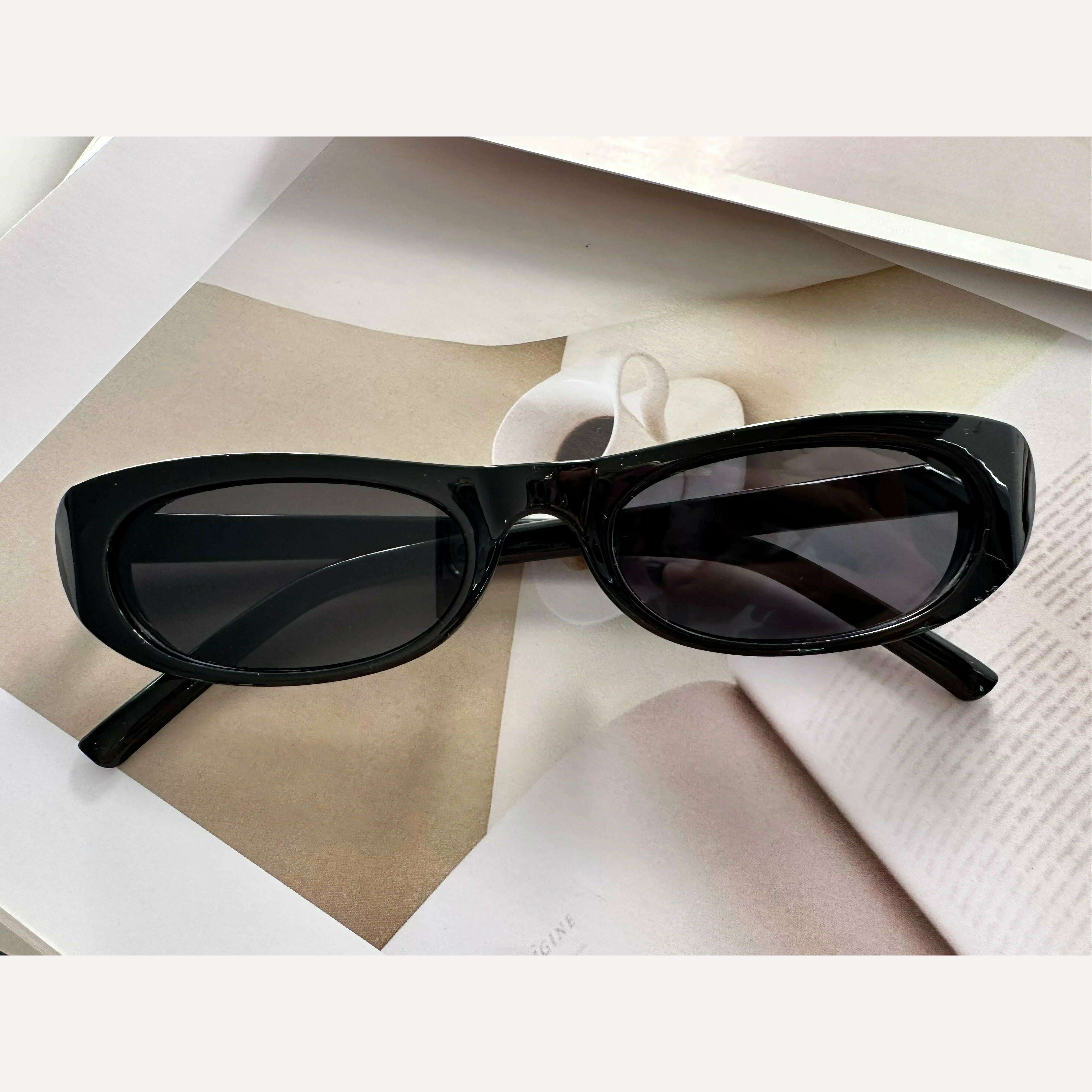 Women's Retro Oval Sunglasses Black Small Frame Fashion Brand Trendy Hot Points Sun Glasses Ladies Star Shades UV400 Eyewear - KIMLUD